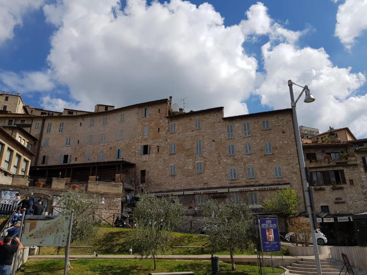Hotel Il Castello Asís Exterior foto