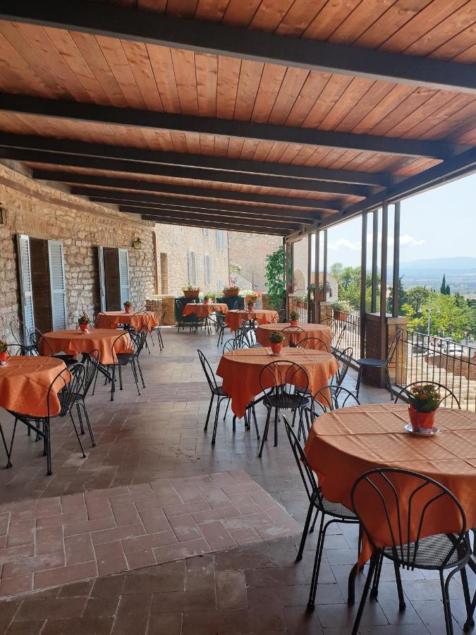 Hotel Il Castello Asís Exterior foto